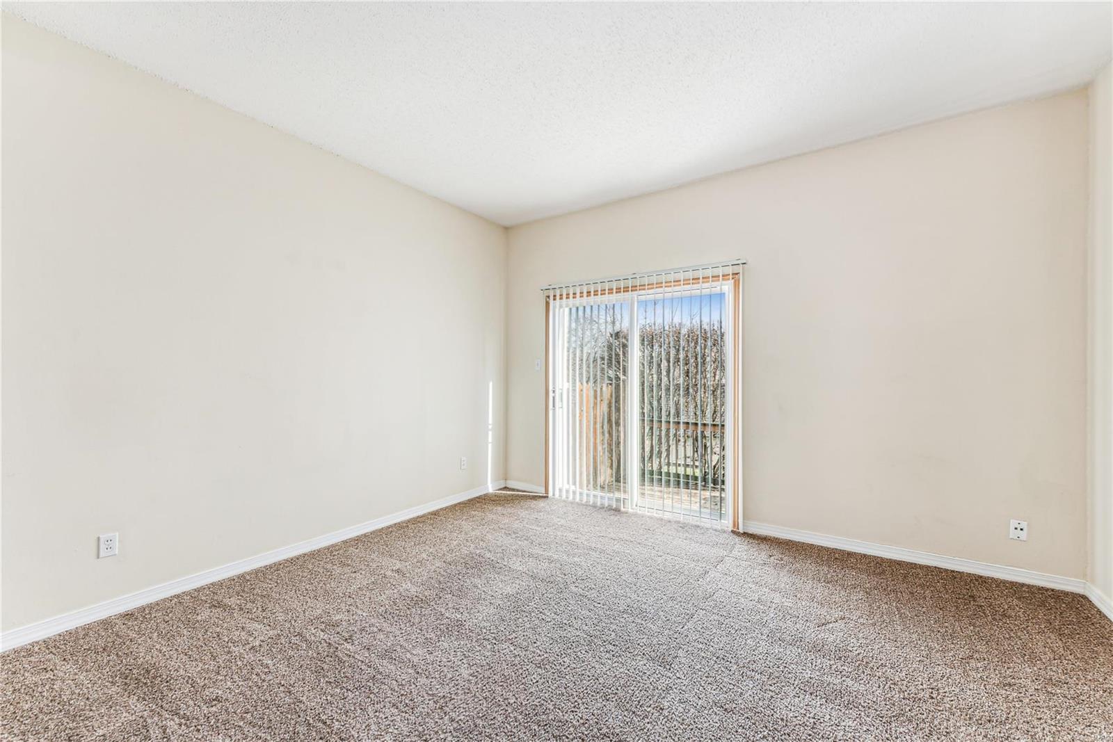 240 Braeshire Drive, Unit G Ballwin, MO 63021 - Photo 7 of 27