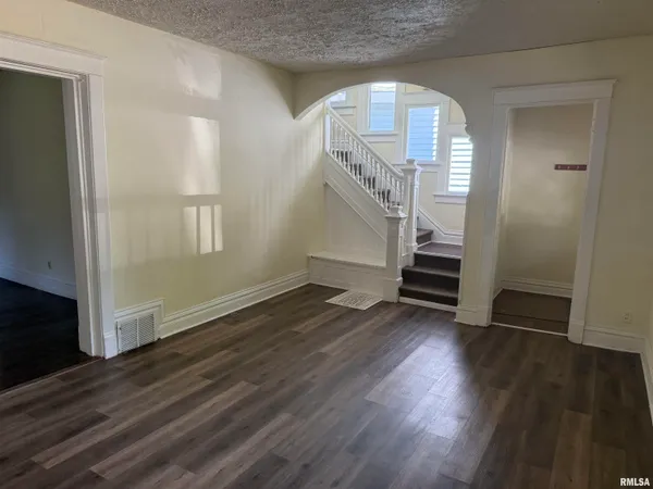 $47,500 | 704 East La Salle Street, Peoria, IL 61603
