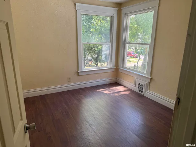 $49,900 | 704 East La Salle Street, Peoria, IL 61603