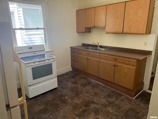 $47,500 | 704 East La Salle Street, Peoria, IL 61603