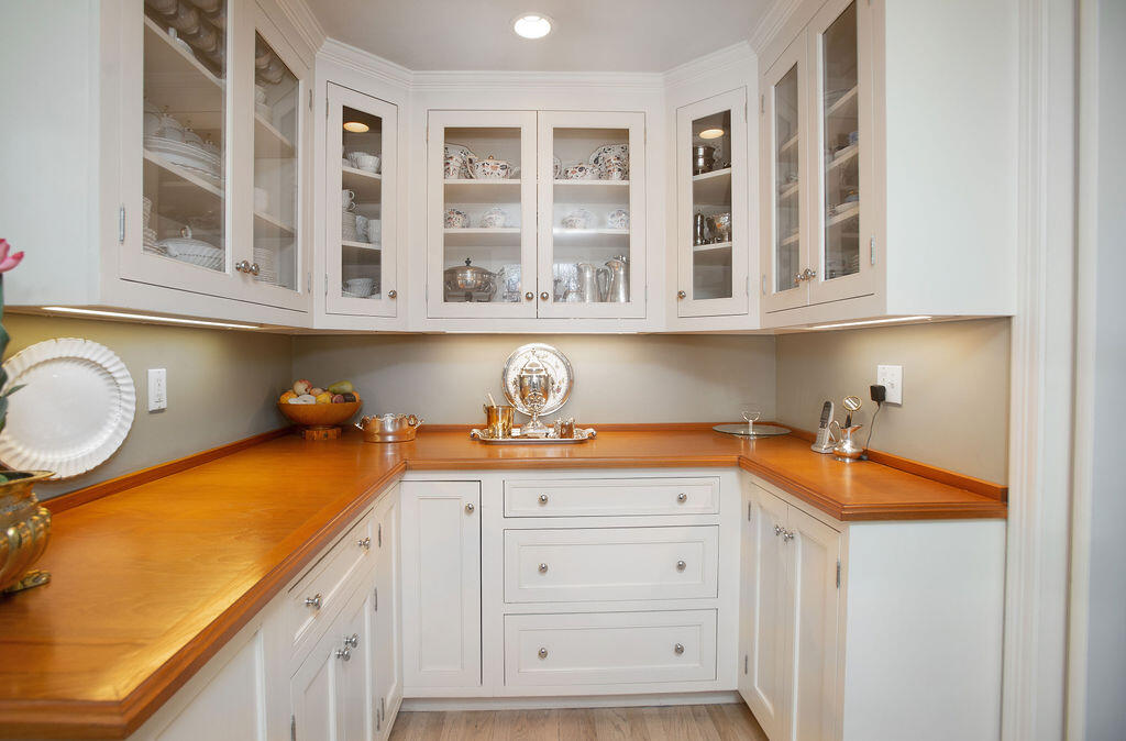 399 Laurel Road New Canaan, CT 06840 - Photo 12 of 37 399Laurel-37