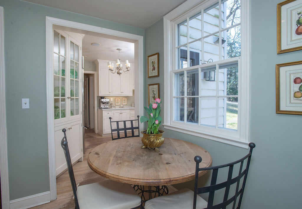 399 Laurel Road New Canaan, CT 06840 - Photo 15 of 37 399Laurel-34