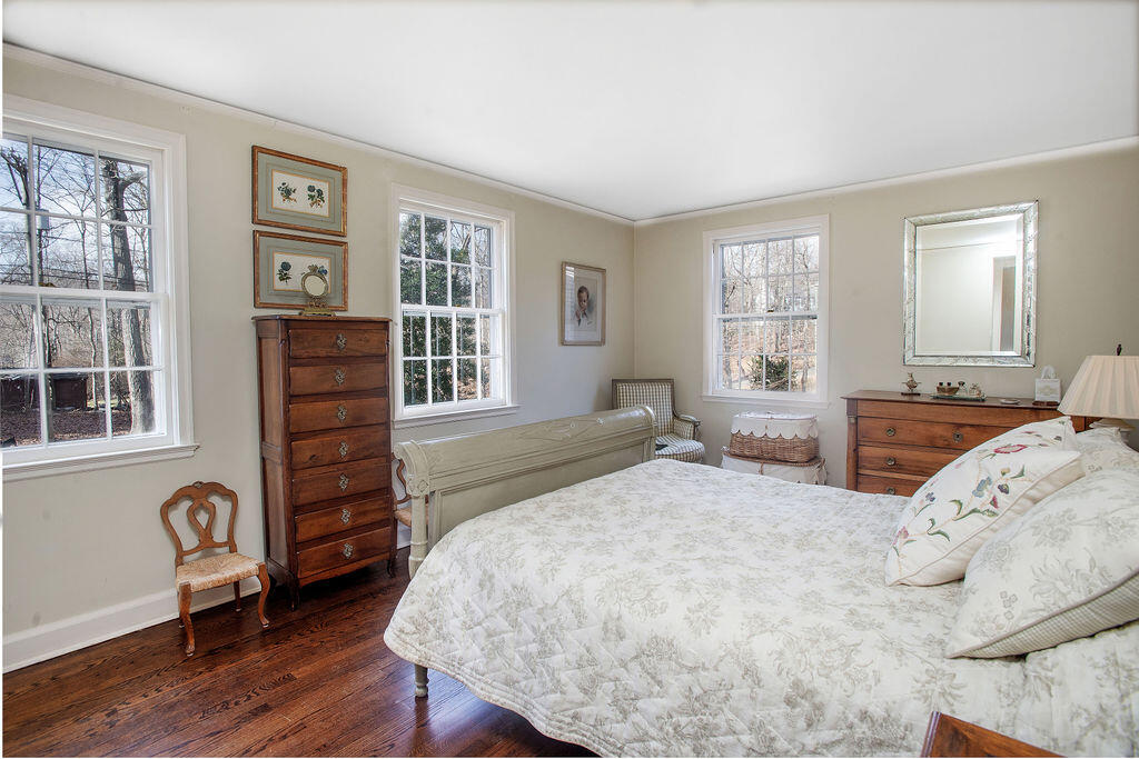 399 Laurel Road New Canaan, CT 06840 - Photo 29 of 37 399Laurel-16