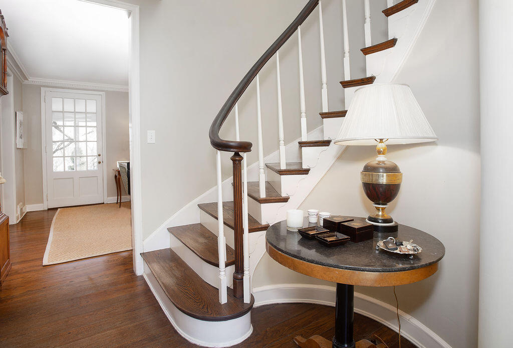 399 Laurel Road New Canaan, CT 06840 - Photo 3 of 37 399Laurel-60