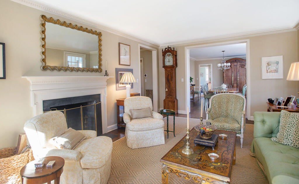 399 Laurel Road New Canaan, CT 06840 - Photo 6 of 37 399Laurel-50