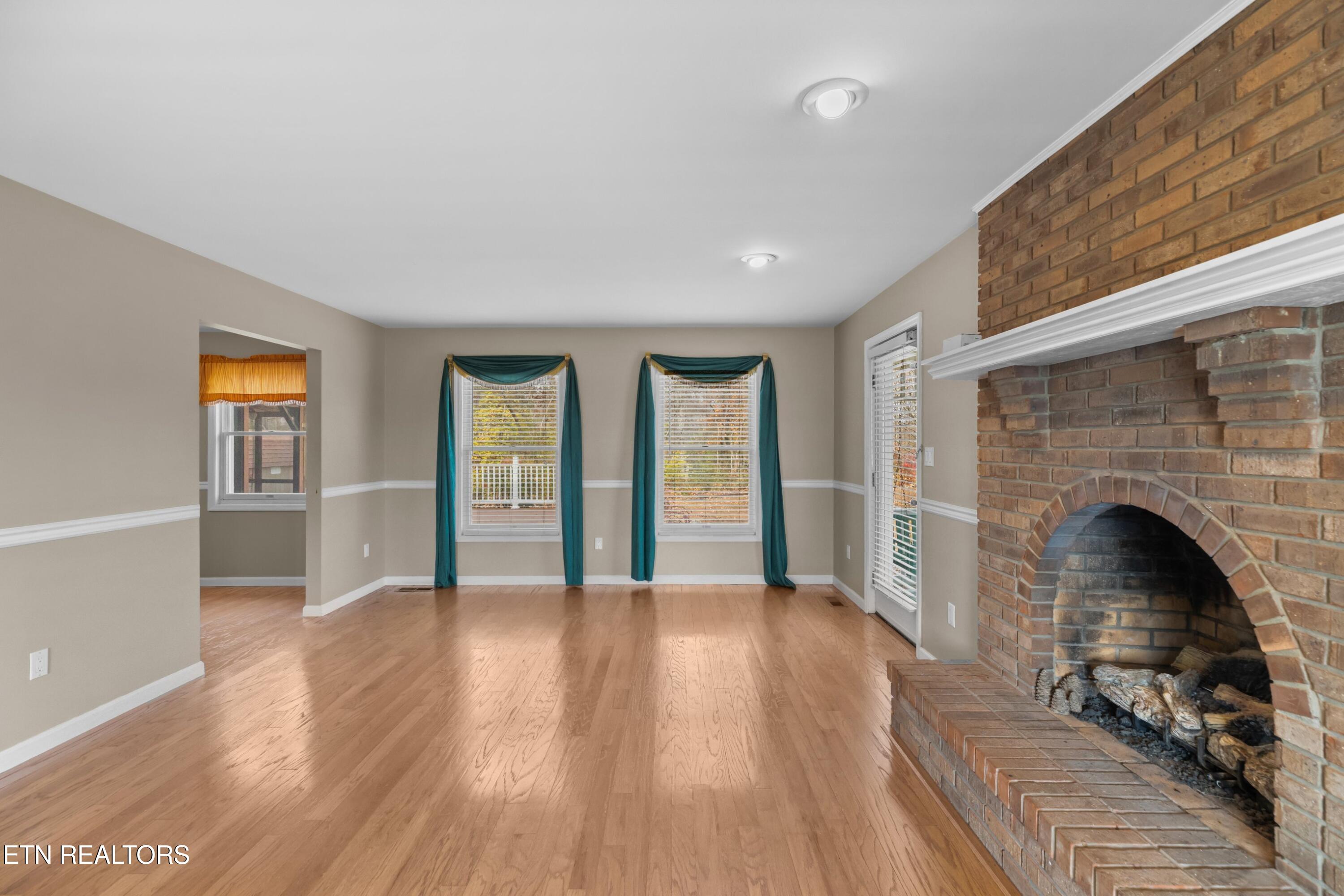 1010 Old Jacksboro Road New Tazewell, TN 37825 - Photo 5 of 43 009-1010OldJacksboroRoad-NewTazewell-TN-