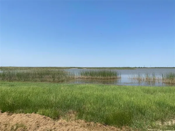 $89,900 | 25 &26 Edgewater Beach Club, Haskell, TX 79521