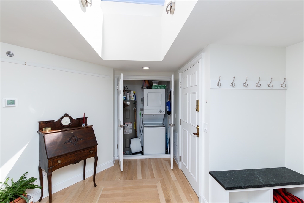 1 Seal Harbor Road, Unit PH16 Winthrop, MA 02152 - Photo 11 of 32