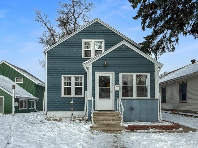 $249,900 | 337 Elmwood Avenue South, Fargo, ND 58103