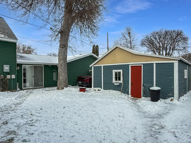 $249,900 | 337 Elmwood Avenue South, Fargo, ND 58103