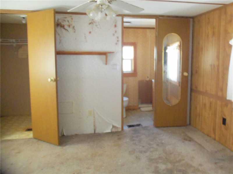 27 West Ridge Road Sabattus, ME 04280 - Photo 5 of 6 Living Room.