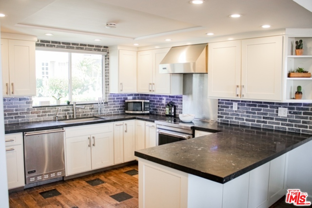 28362 Rey De Copas Lane Malibu, CA 90265 - Photo 1 of 17