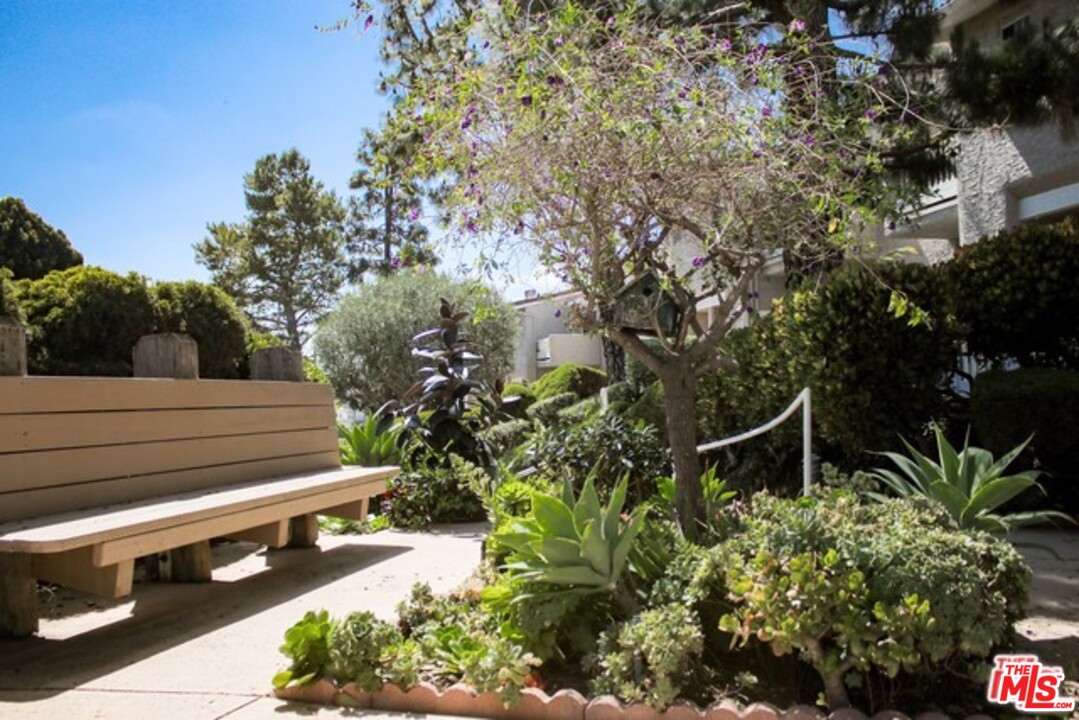 28362 Rey De Copas Lane Malibu, CA 90265 - Photo 17 of 17