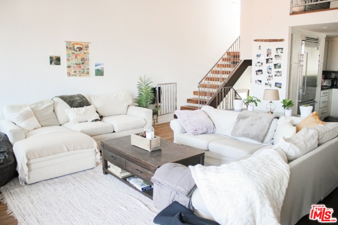 28362 Rey De Copas Lane Malibu, CA 90265 - Photo 5 of 17