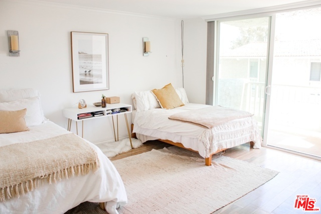 28362 Rey De Copas Lane Malibu, CA 90265 - Photo 7 of 17