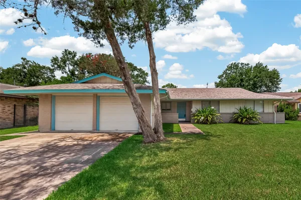 $1,950 | 1715 Ramada Drive, Houston, TX 77062