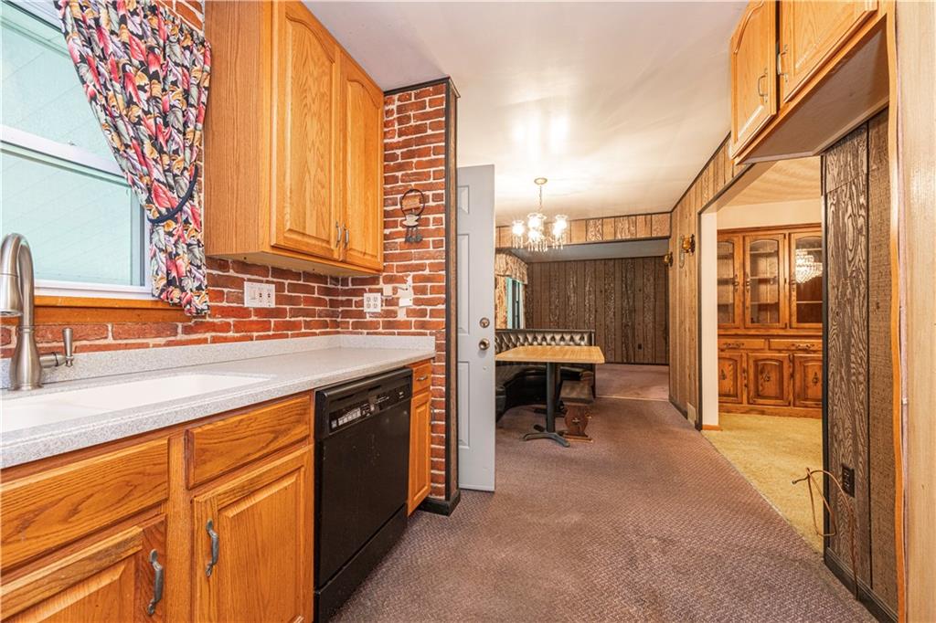 492 Smiths Ferry Road Midland, PA 15059 - Photo 4 of 33