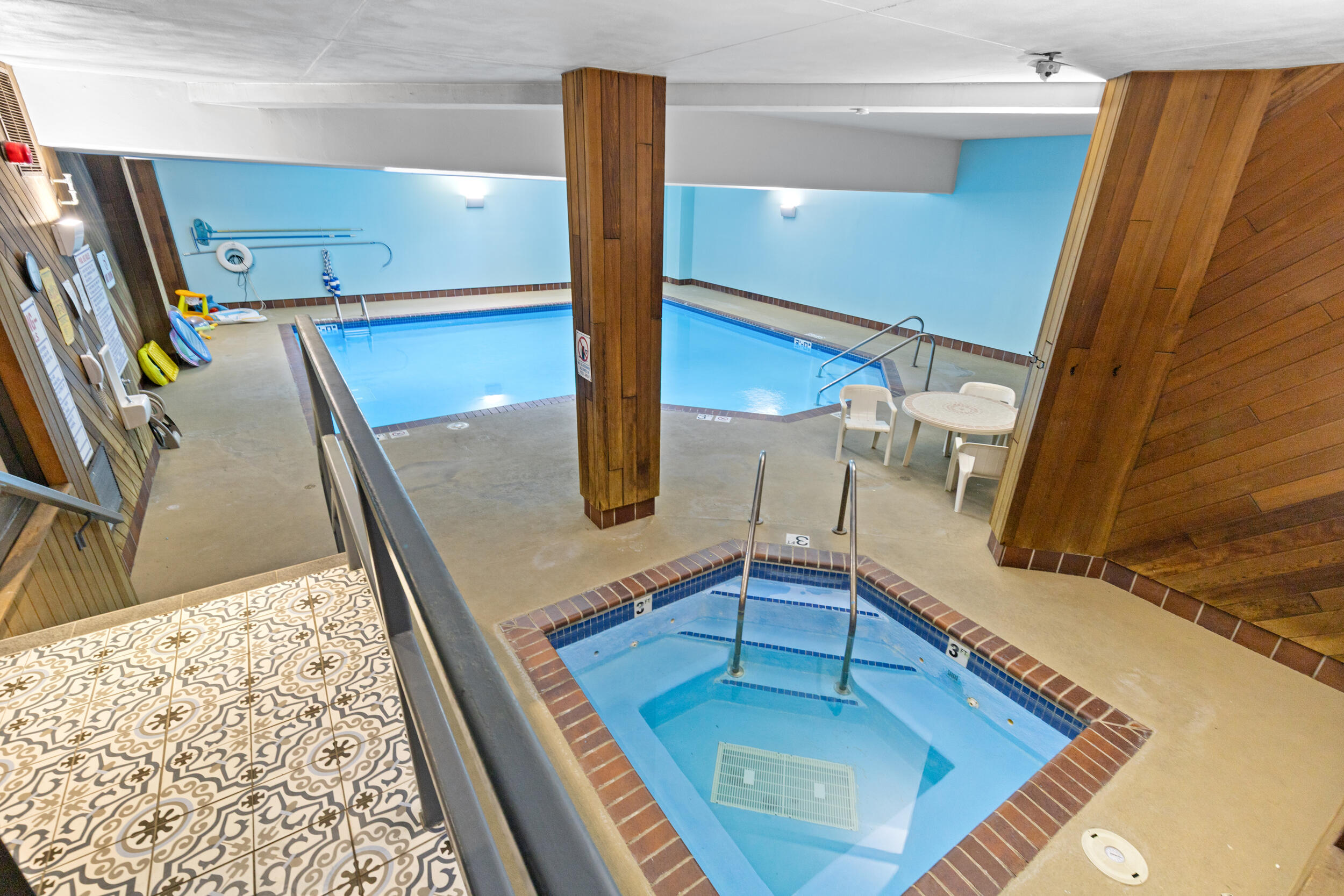 1633 North Prospect Avenue, Unit 3E Milwaukee, WI 53202 - Photo 11 of 22 Swimming Pool