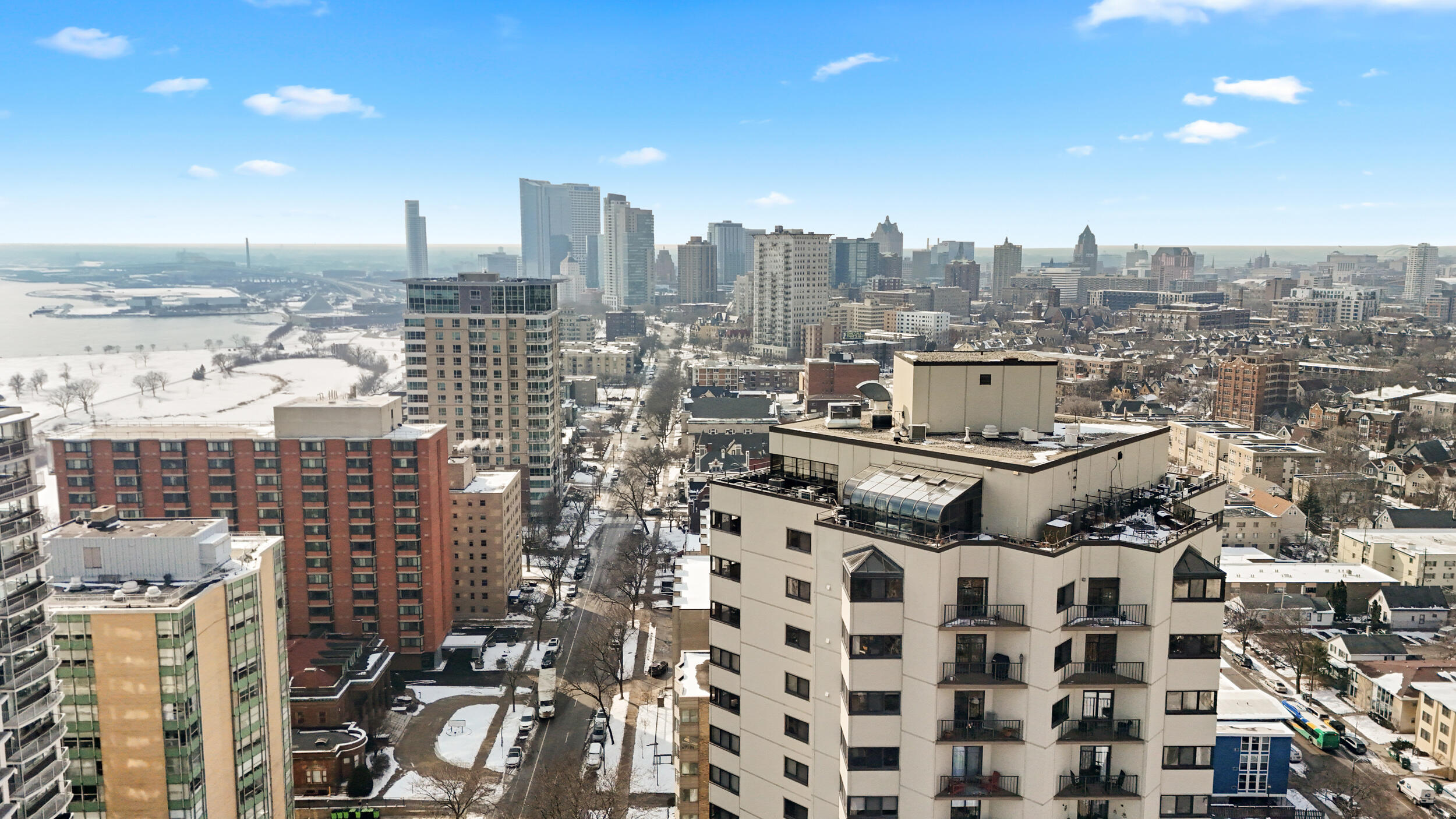 1633 North Prospect Avenue, Unit 3E Milwaukee, WI 53202 - Photo 20 of 22 Aerial View