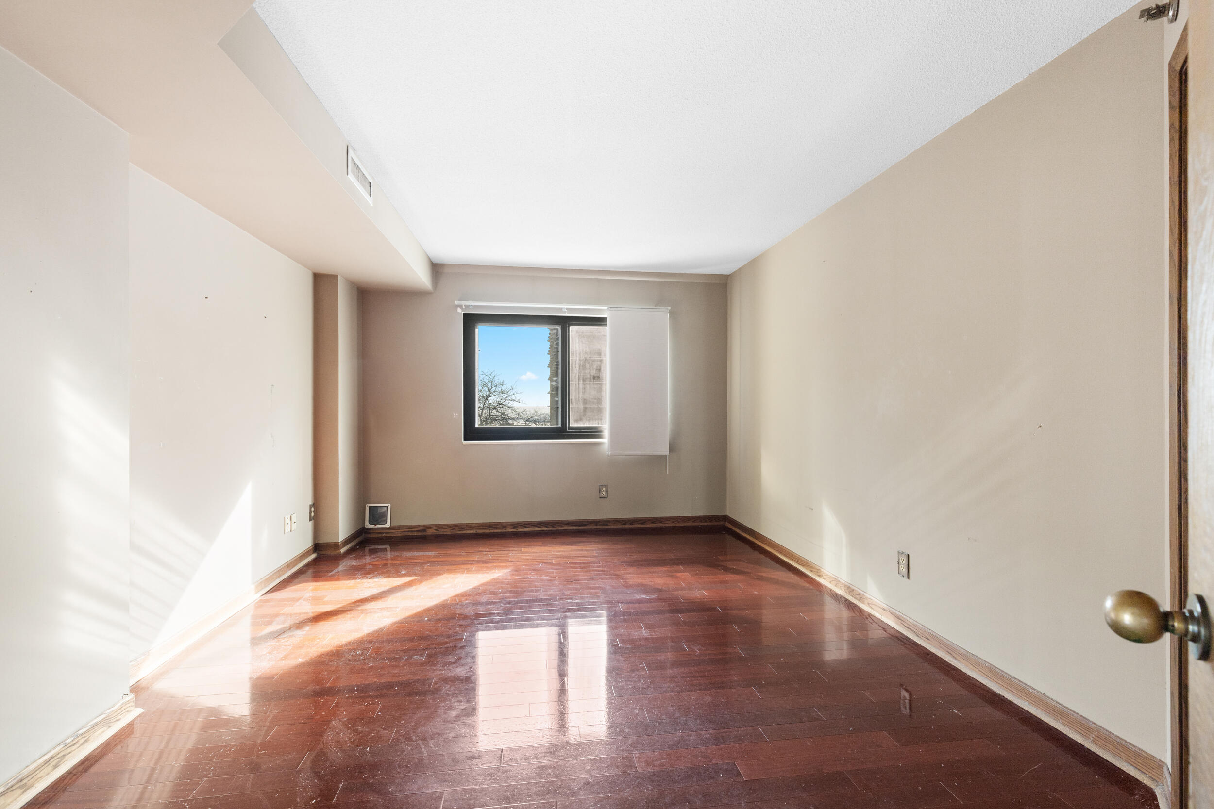 1633 North Prospect Avenue, Unit 3E Milwaukee, WI 53202 - Photo 7 of 22 Bedroom
