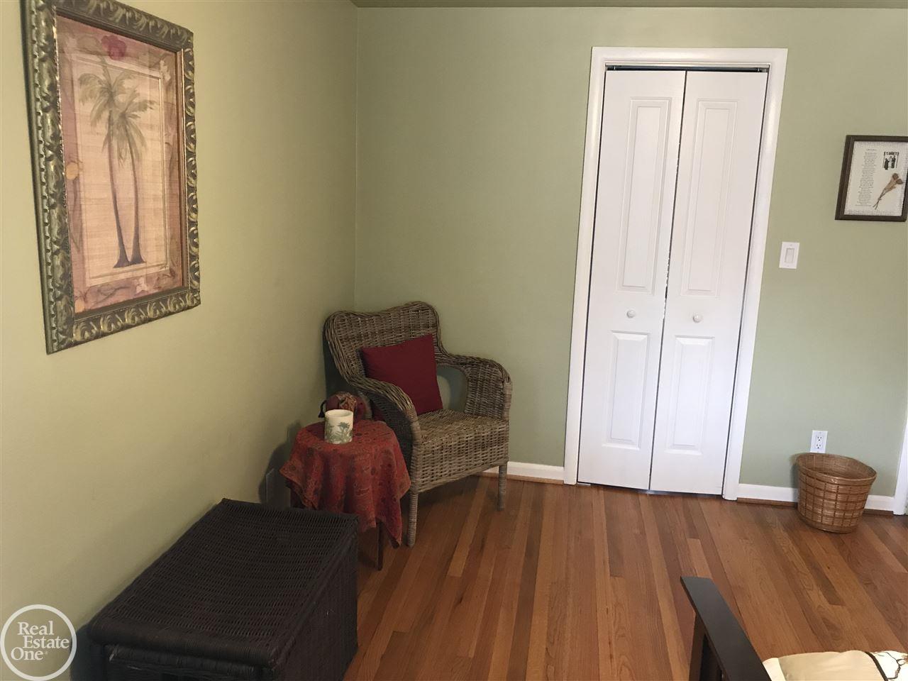 120 Maplefield Road Pleasant Ridge, MI 48069 - Photo 20 of 35 50009912-19.JPG