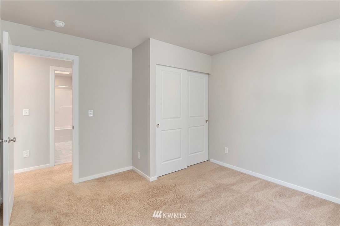 18504 115th Place Southeast Renton, WA 98055 - Photo 32 of 40 an empty room with a workbench