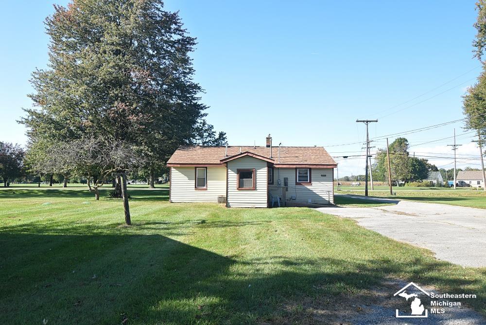 13493 Dixon Road Dundee, MI 48131 - Photo 2 of 48