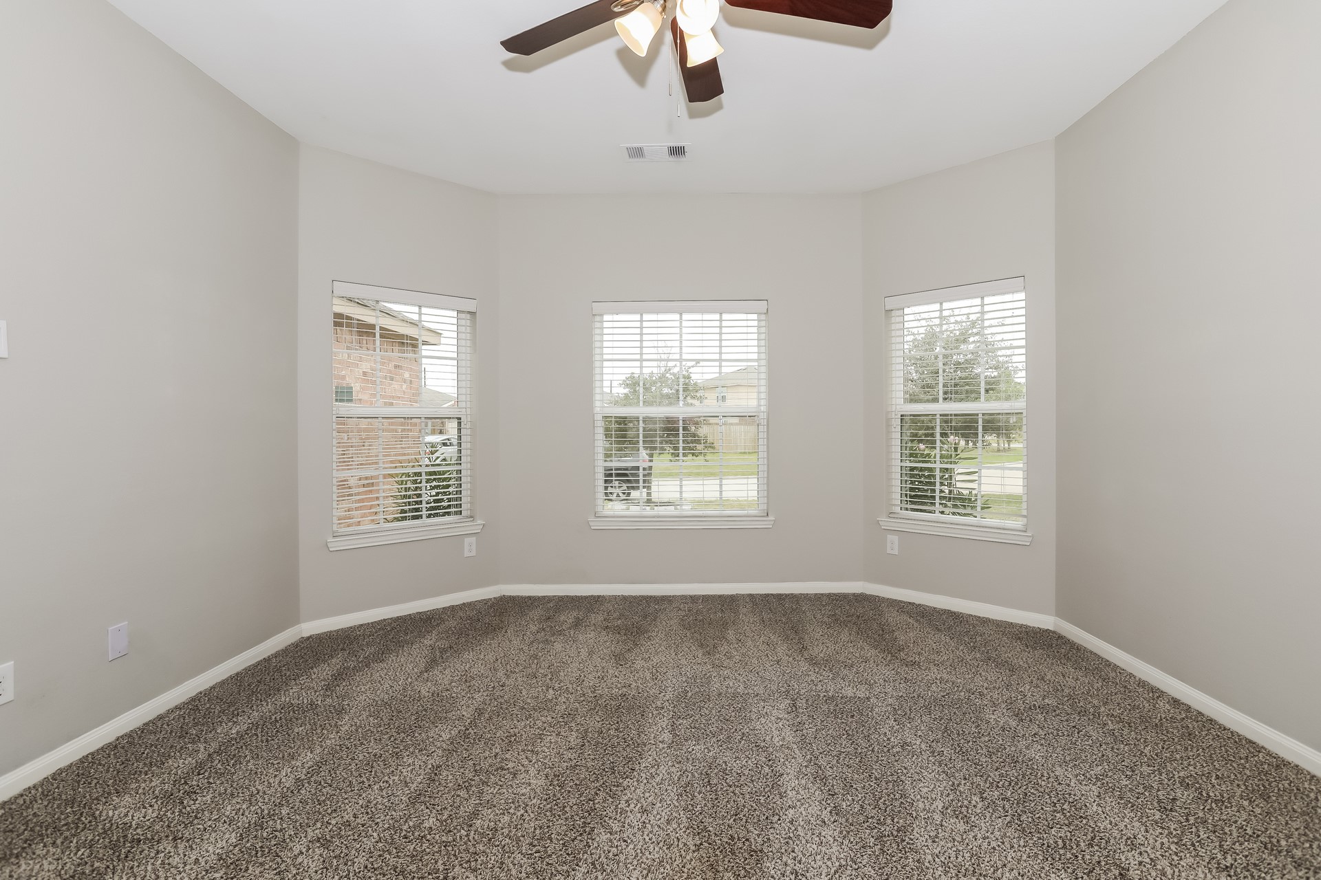 20718 Round Key Drive Hockley, TX 77447 - Photo 7 of 15