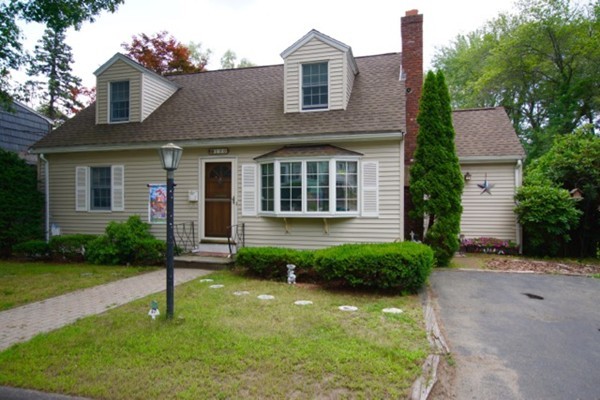 180 Den Quarry Road Lynn, MA 01904 - Photo 2 of 3 Gallery Image 2
