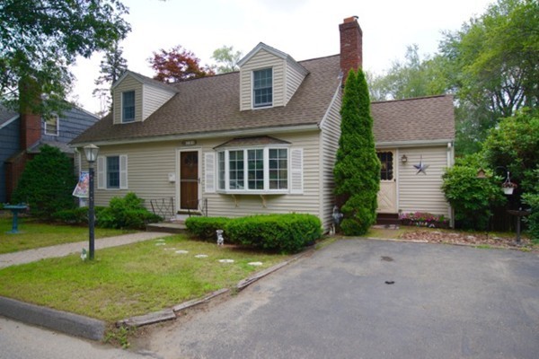 180 Den Quarry Road Lynn, MA 01904 - Photo 3 of 3 Gallery Image 3
