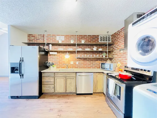 $1,400 | 12900 Walden Road, Unit 216B, Montgomery, TX 77356