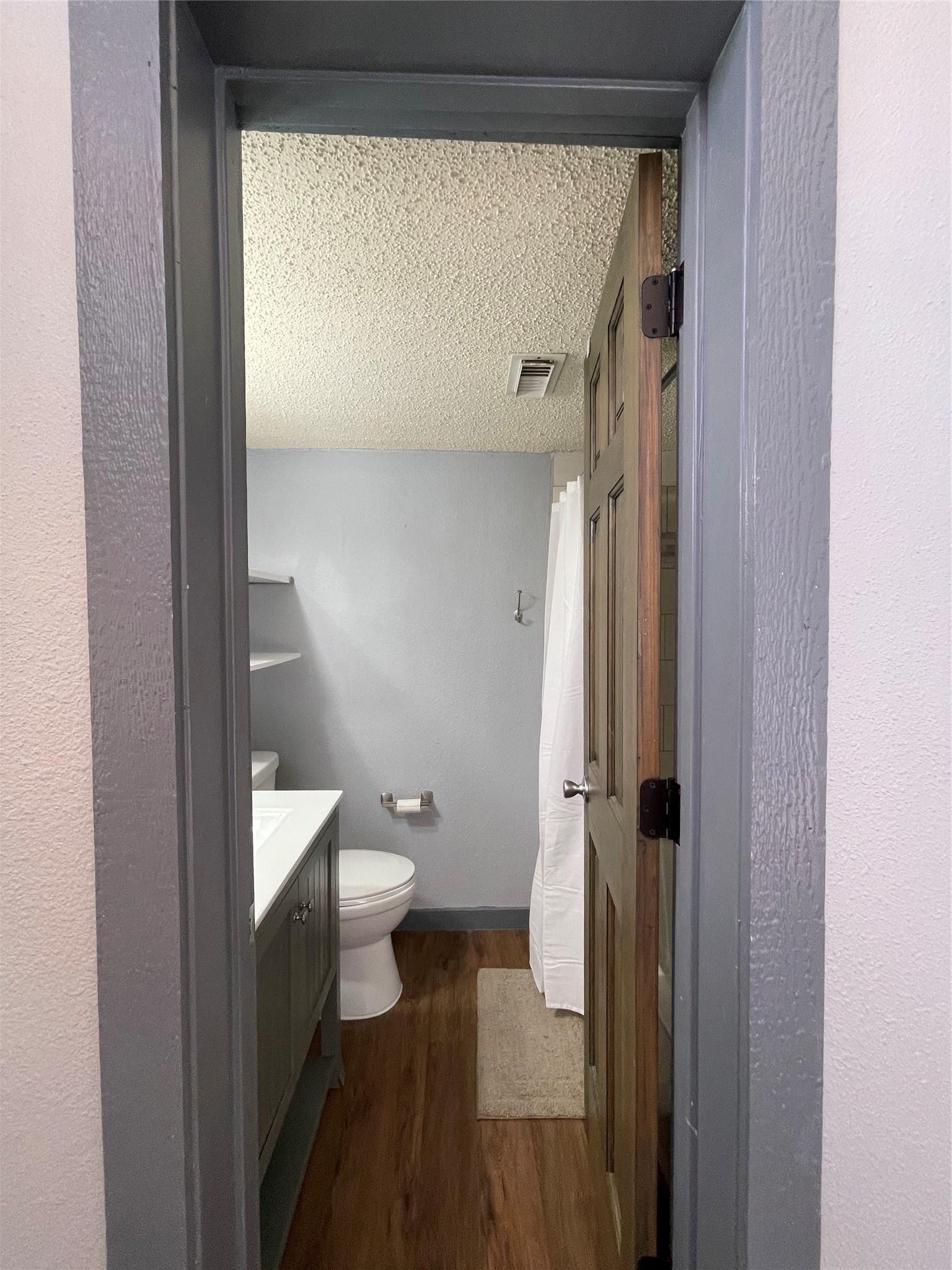 12900 Walden Road, Unit 216B Montgomery, TX 77356 - Photo 16 of 44 Secondary Bath