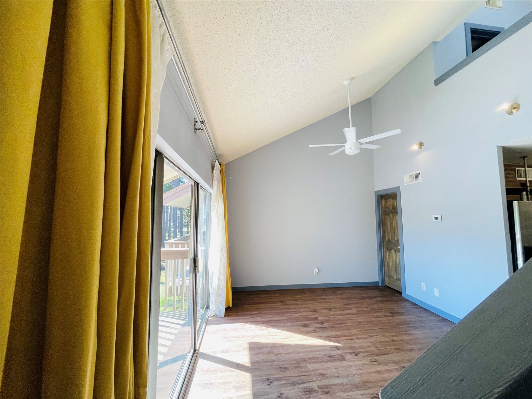 12900 Walden Road, Unit 216B Montgomery, TX 77356 - Photo 6 of 44 Livingroom with High Ceiling