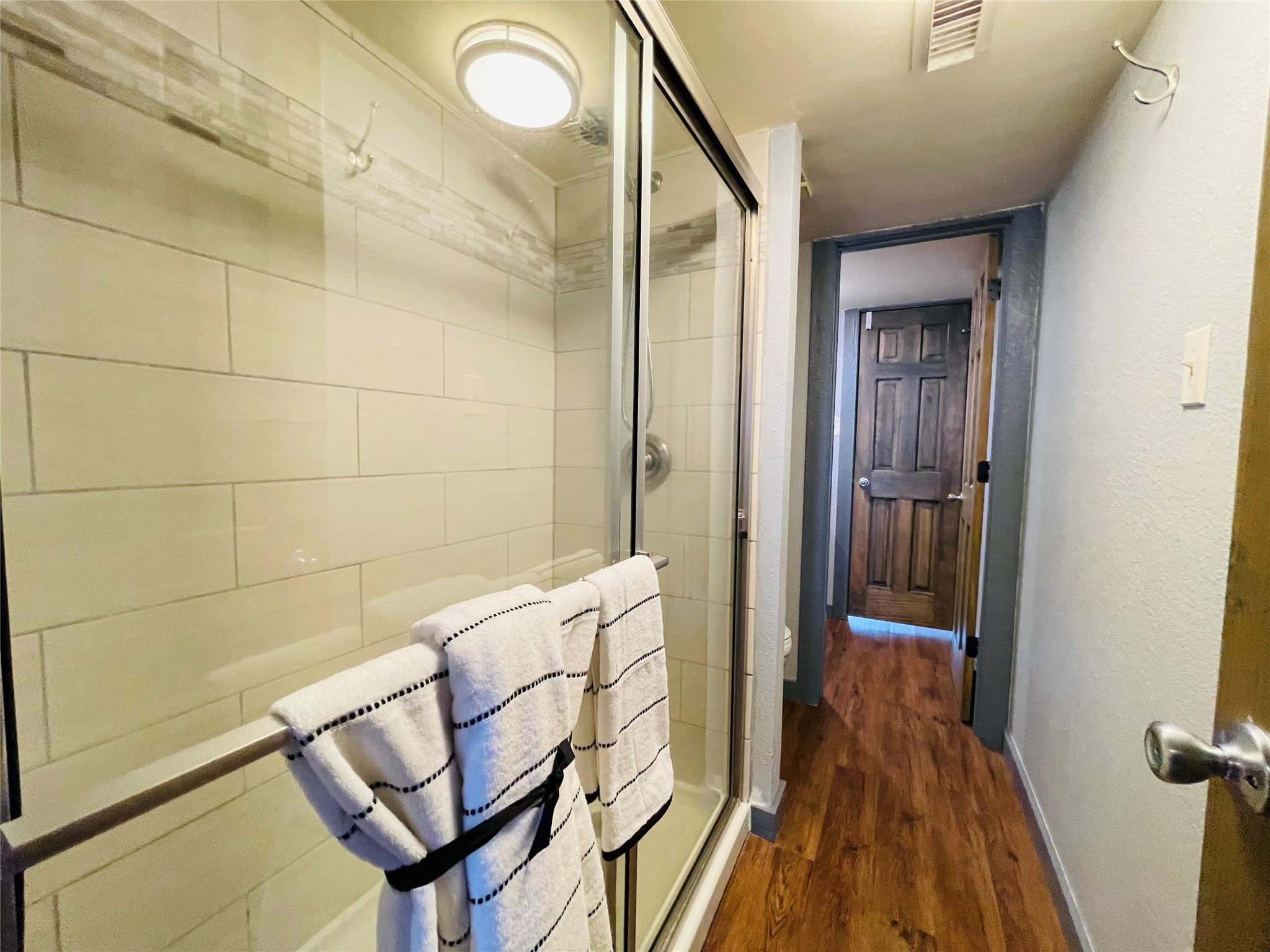 12900 Walden Road, Unit 216B Montgomery, TX 77356 - Photo 10 of 44 Primary Bath