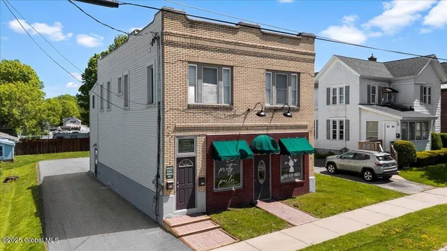 $399,900 | 39 Hudson Street, South Glens Falls, NY 12803