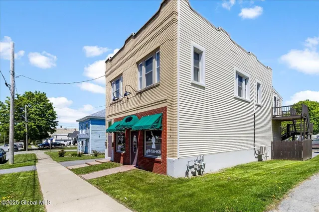 $399,900 | 39 Hudson Street, South Glens Falls, NY 12803