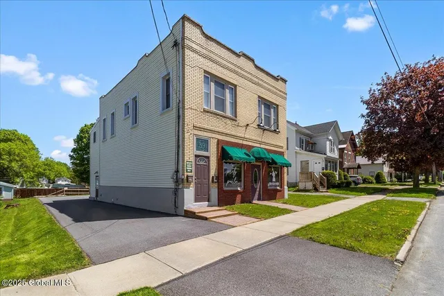$399,900 | 39 Hudson Street, South Glens Falls, NY 12803