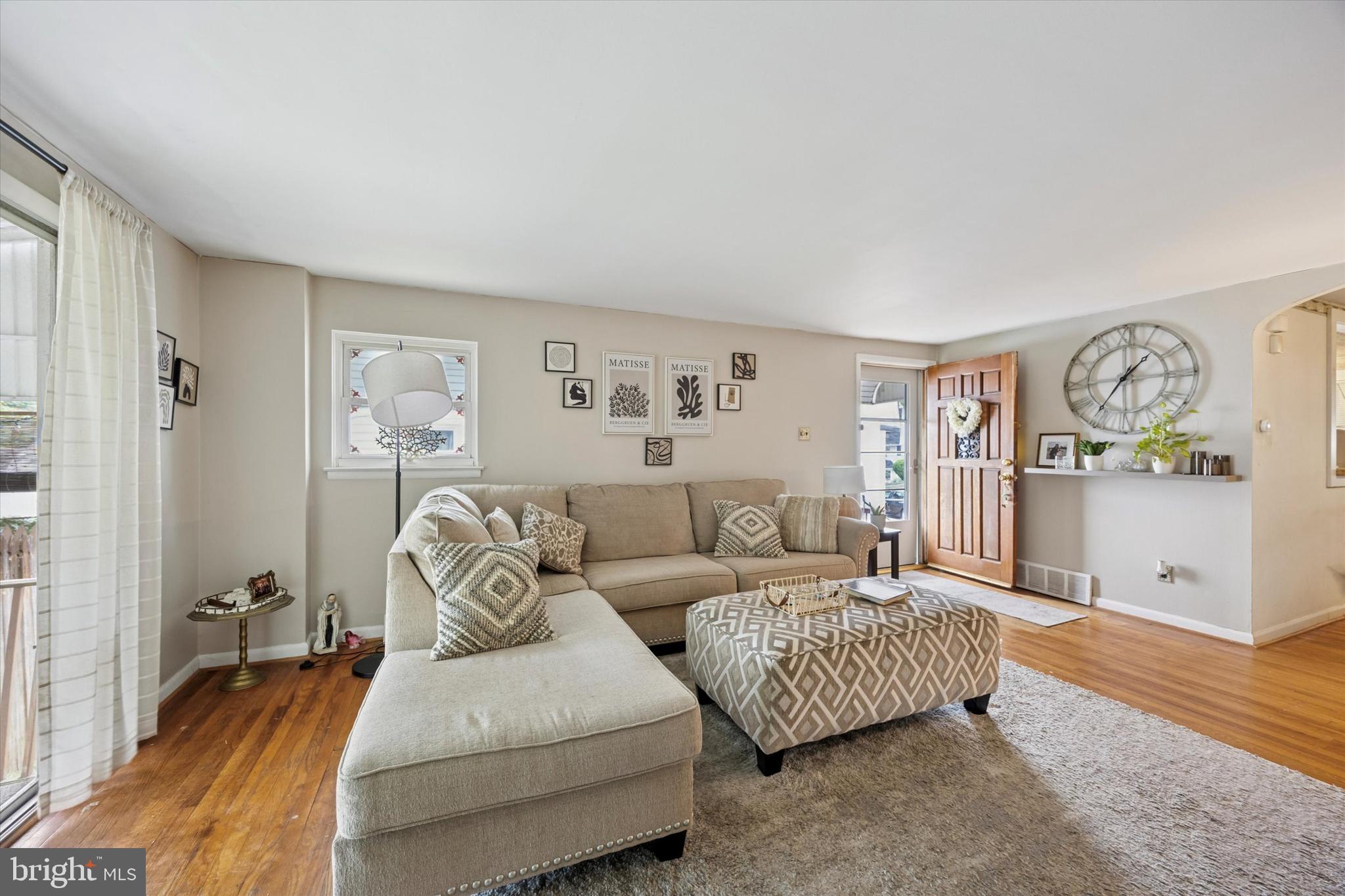 2831 Chase Road Philadelphia, PA 19152 - Photo 4 of 26 a living room with furniture and a window
