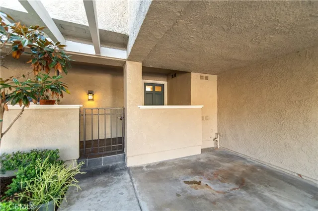 $999,980 | 335 Stanford Court, Irvine, CA 92612