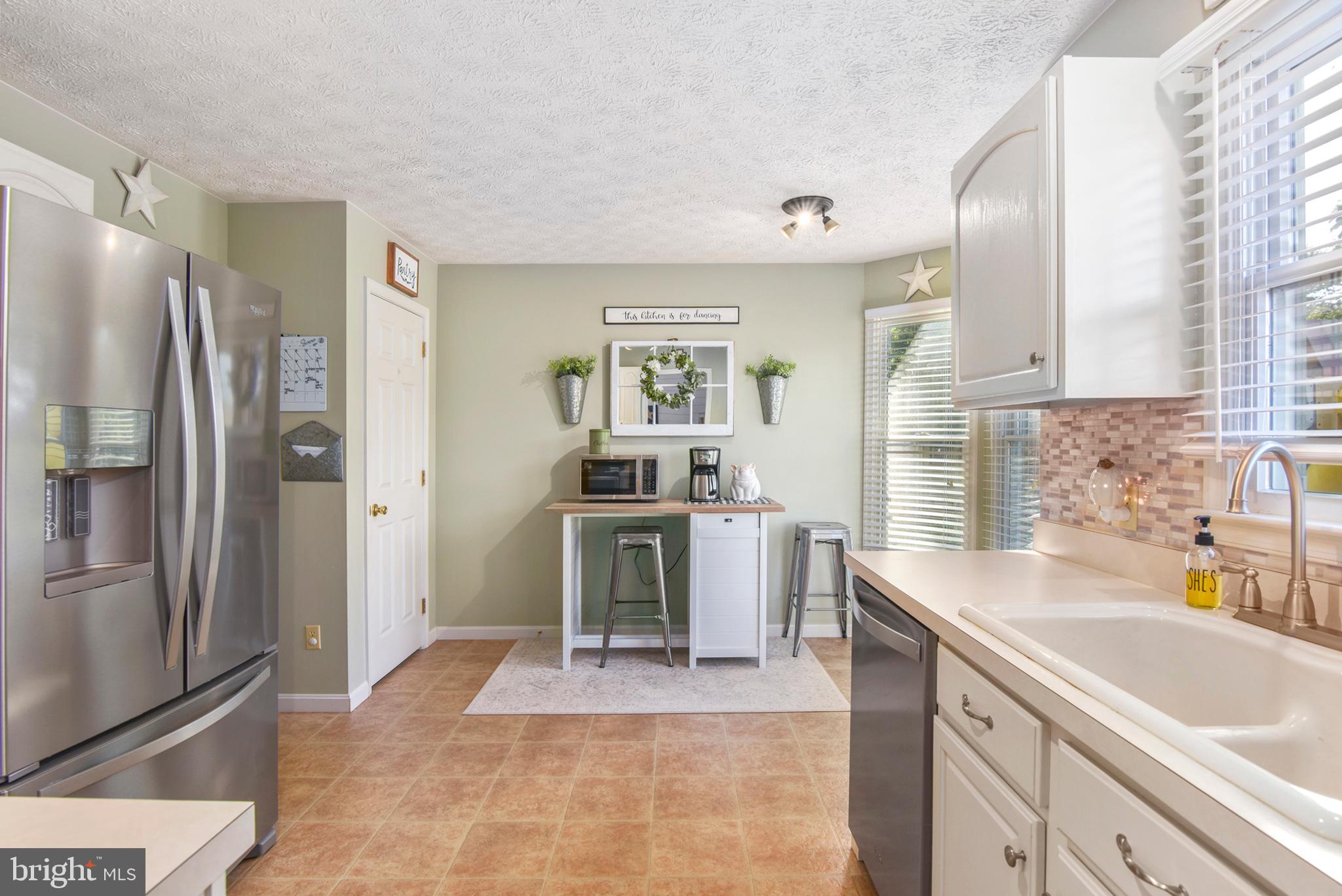247 Rock Church Road Elkton, MD 21921 - Photo 9 of 31 Country kitchen