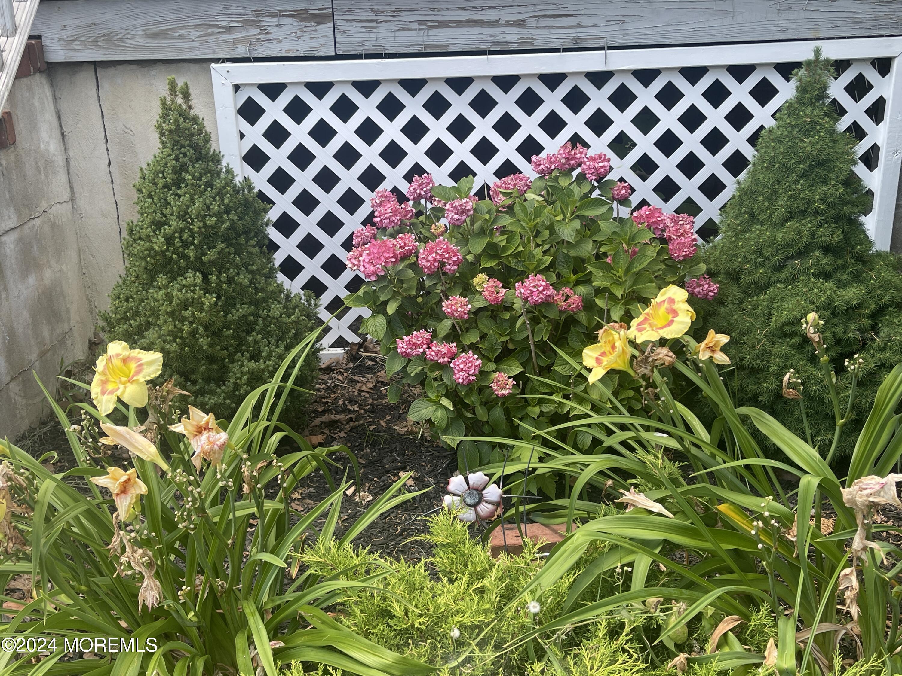 136 Broad Street Matawan, NJ 07747 - Photo 18 of 29 Flowers