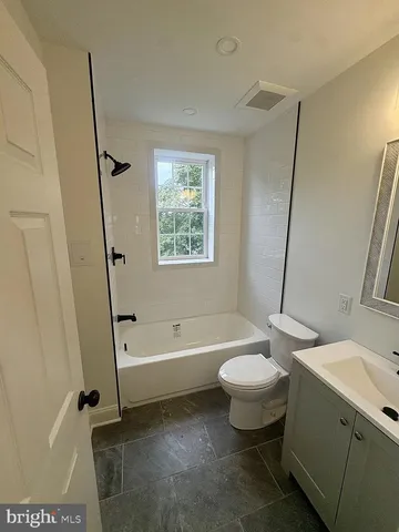 $2,450 | 4462 East Thompson Street, Philadelphia, PA 19137