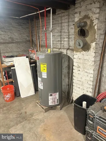 $2,450 | 4462 East Thompson Street, Philadelphia, PA 19137