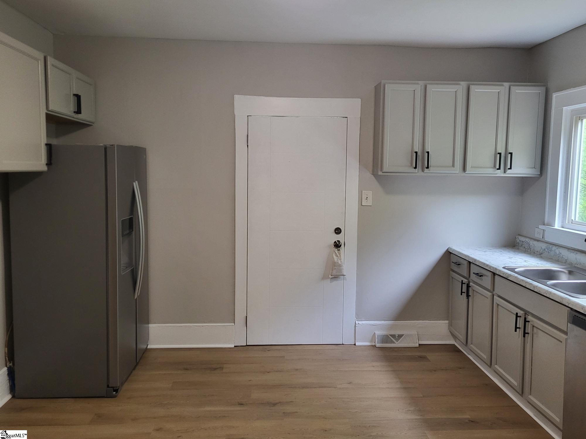 512 Spring Street Greenville, SC 29611 - Photo 5 of 14