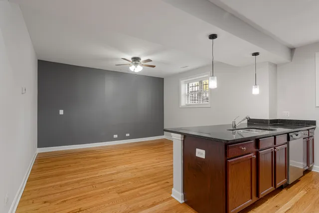 $1,800 | 7359 North Ashland Boulevard, Unit G, Chicago, IL 60626