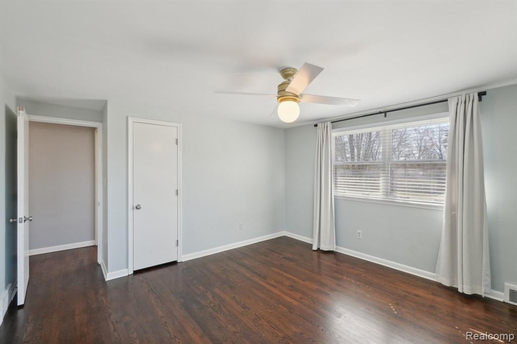 18122 Riverside Drive Beverly Hills, MI 48025 - Photo 22 of 41