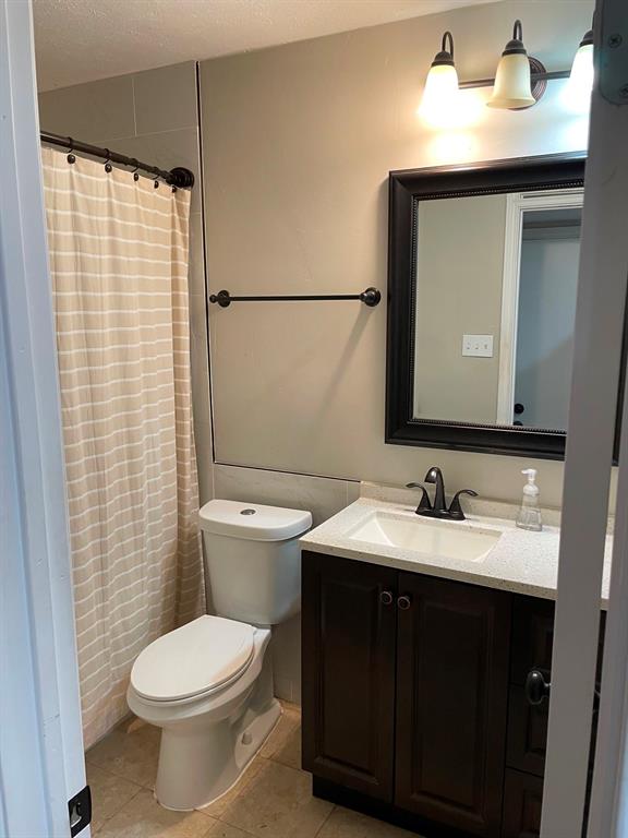 1909 Rambling Ridge Lane Carrollton, TX 75007 - Photo 11 of 23 Gallery Image 11