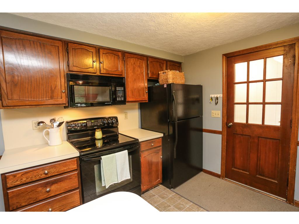 44 New Merrimack Road Bedford, NH 03110 - Photo 6 of 25