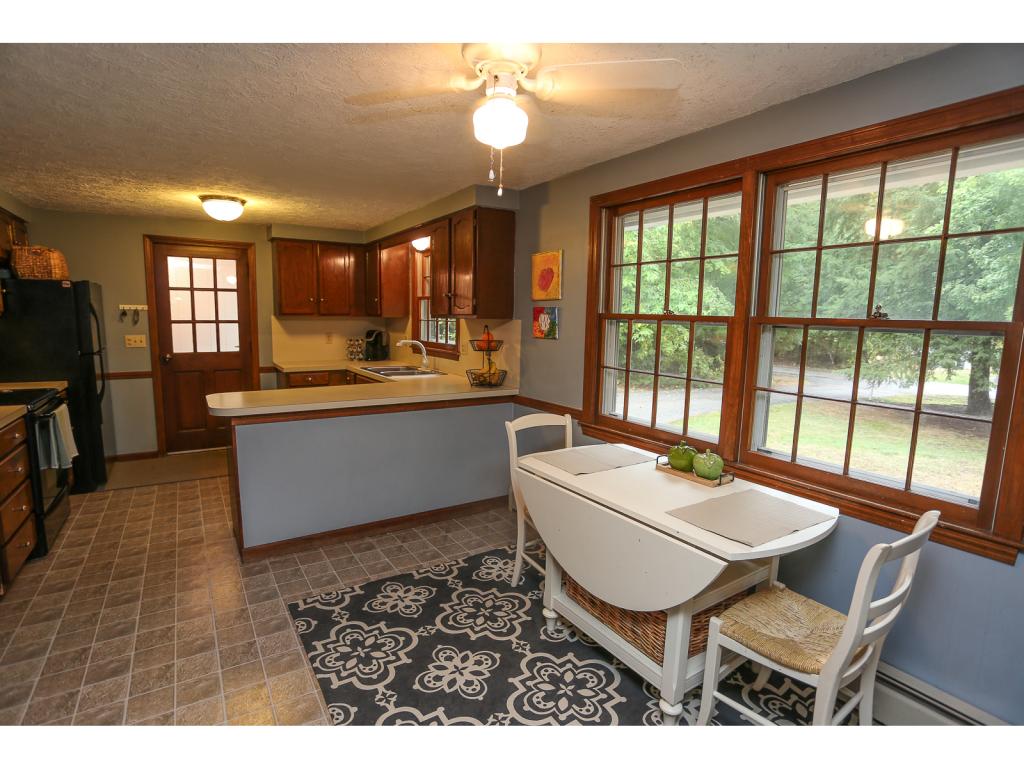 44 New Merrimack Road Bedford, NH 03110 - Photo 9 of 25