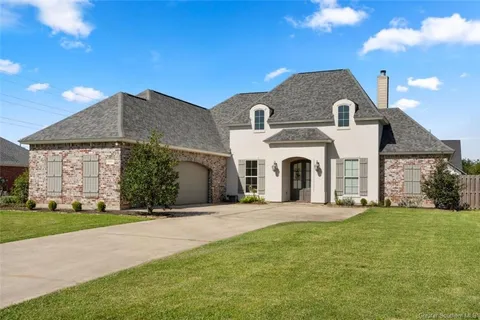 $490,000 | 5669 Chene Blanc Drive, Lake Charles, LA 70605